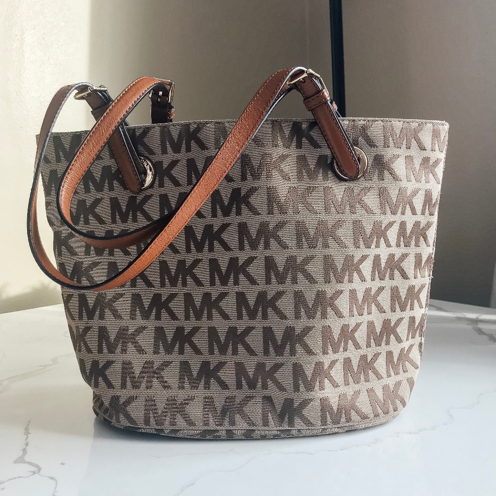 Michael Kors Signature Logo Tote